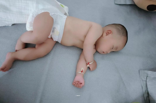 江阴1岁宝宝可以吃盐吗